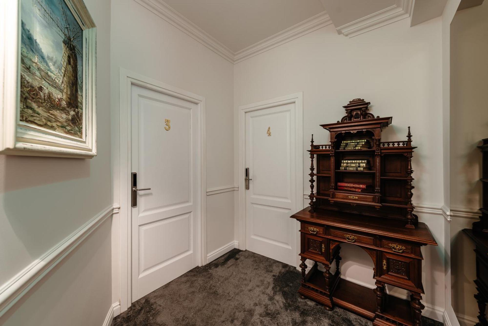 Ateneea Luxury Rooms คลูจ-นาโปกา ภายนอก รูปภาพ