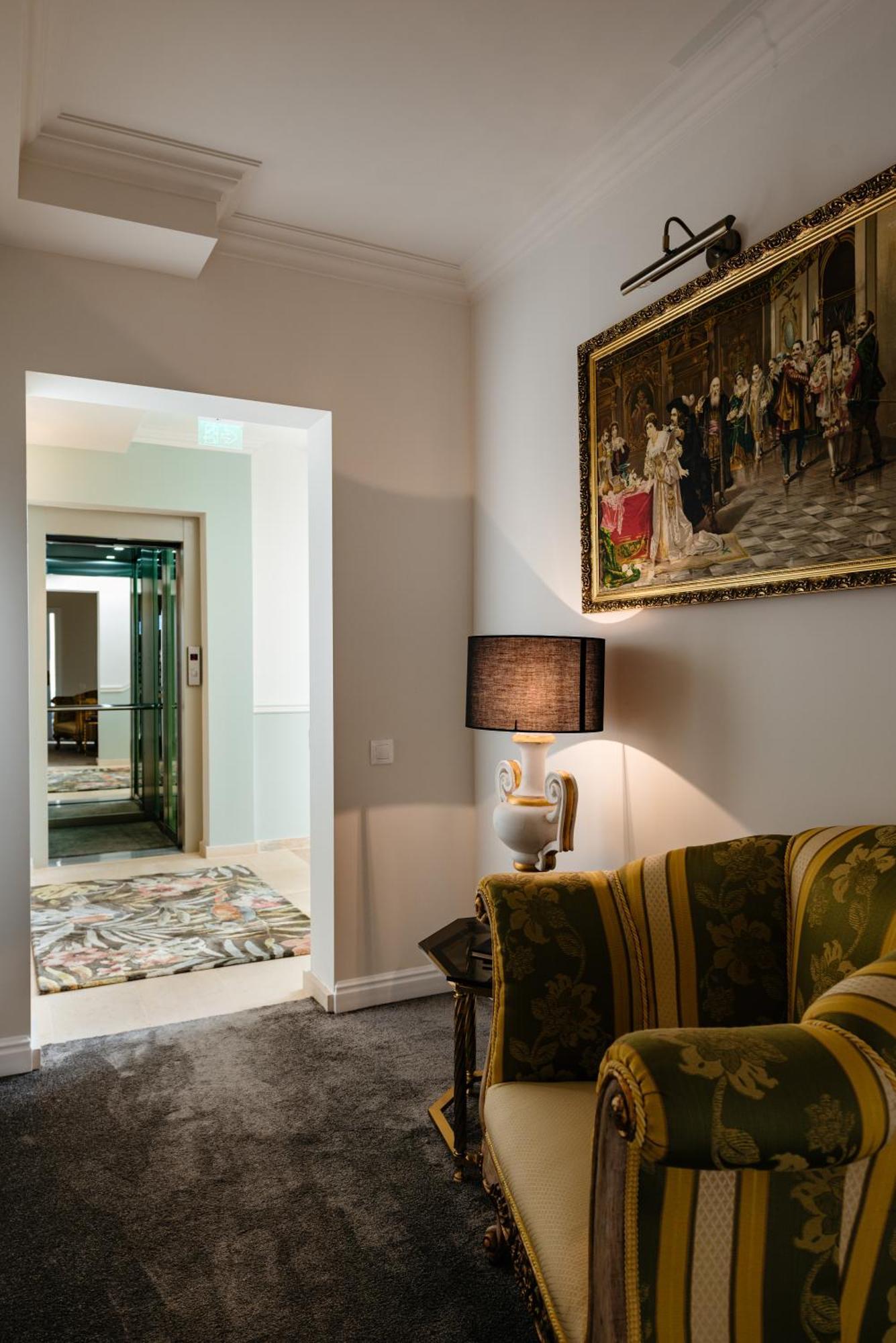 Ateneea Luxury Rooms คลูจ-นาโปกา ภายนอก รูปภาพ