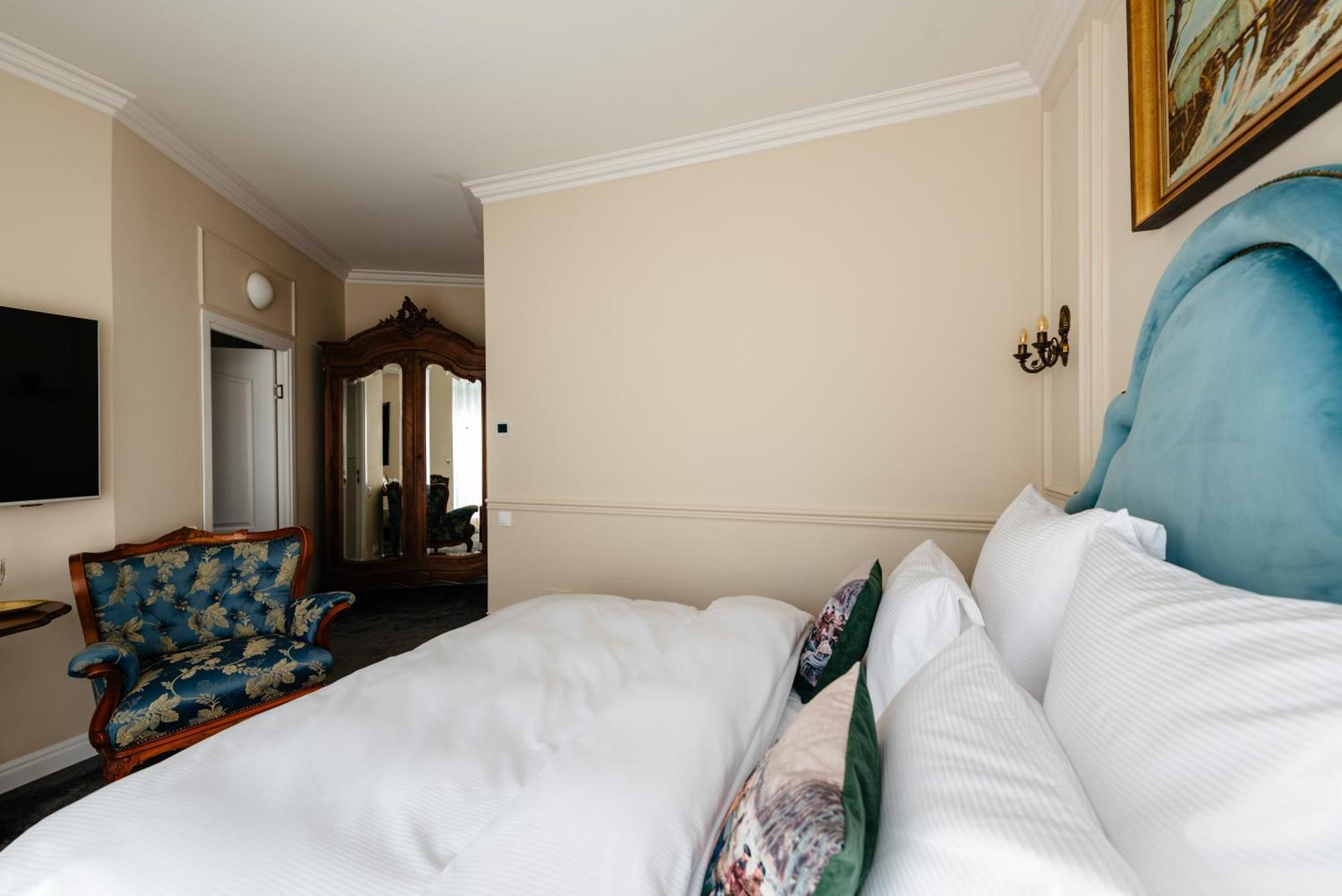 Ateneea Luxury Rooms คลูจ-นาโปกา ภายนอก รูปภาพ