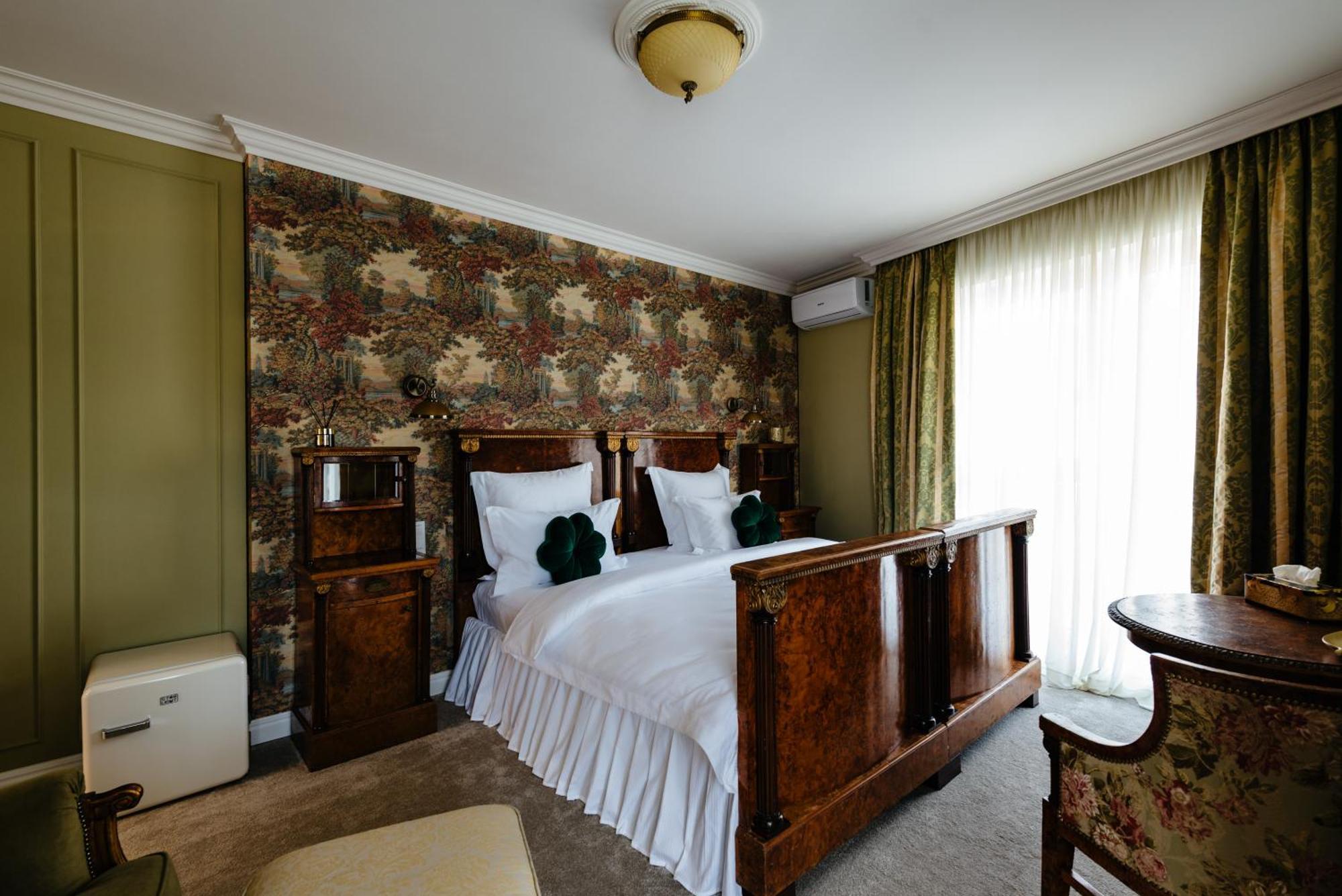 Ateneea Luxury Rooms คลูจ-นาโปกา ภายนอก รูปภาพ