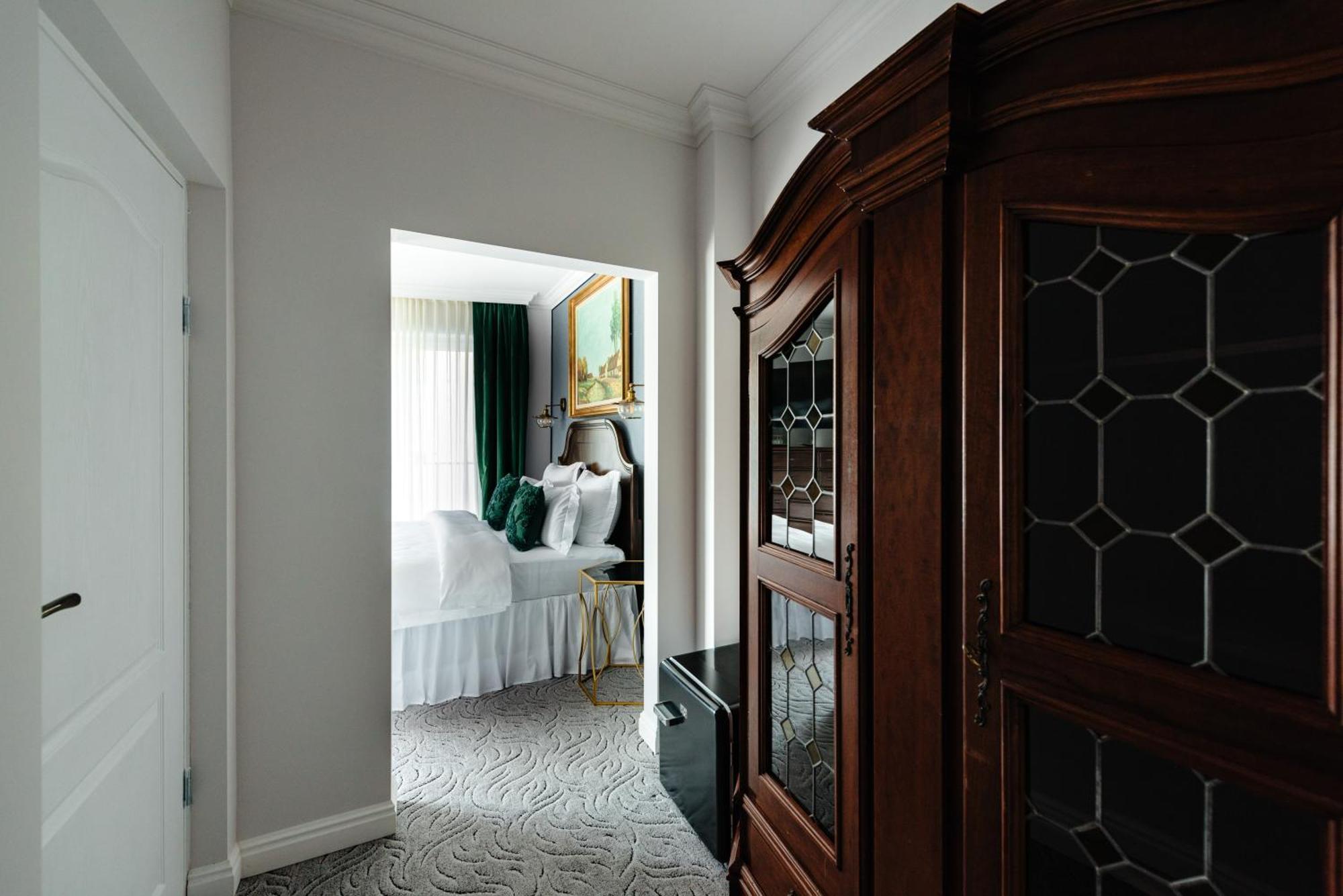 Ateneea Luxury Rooms คลูจ-นาโปกา ภายนอก รูปภาพ