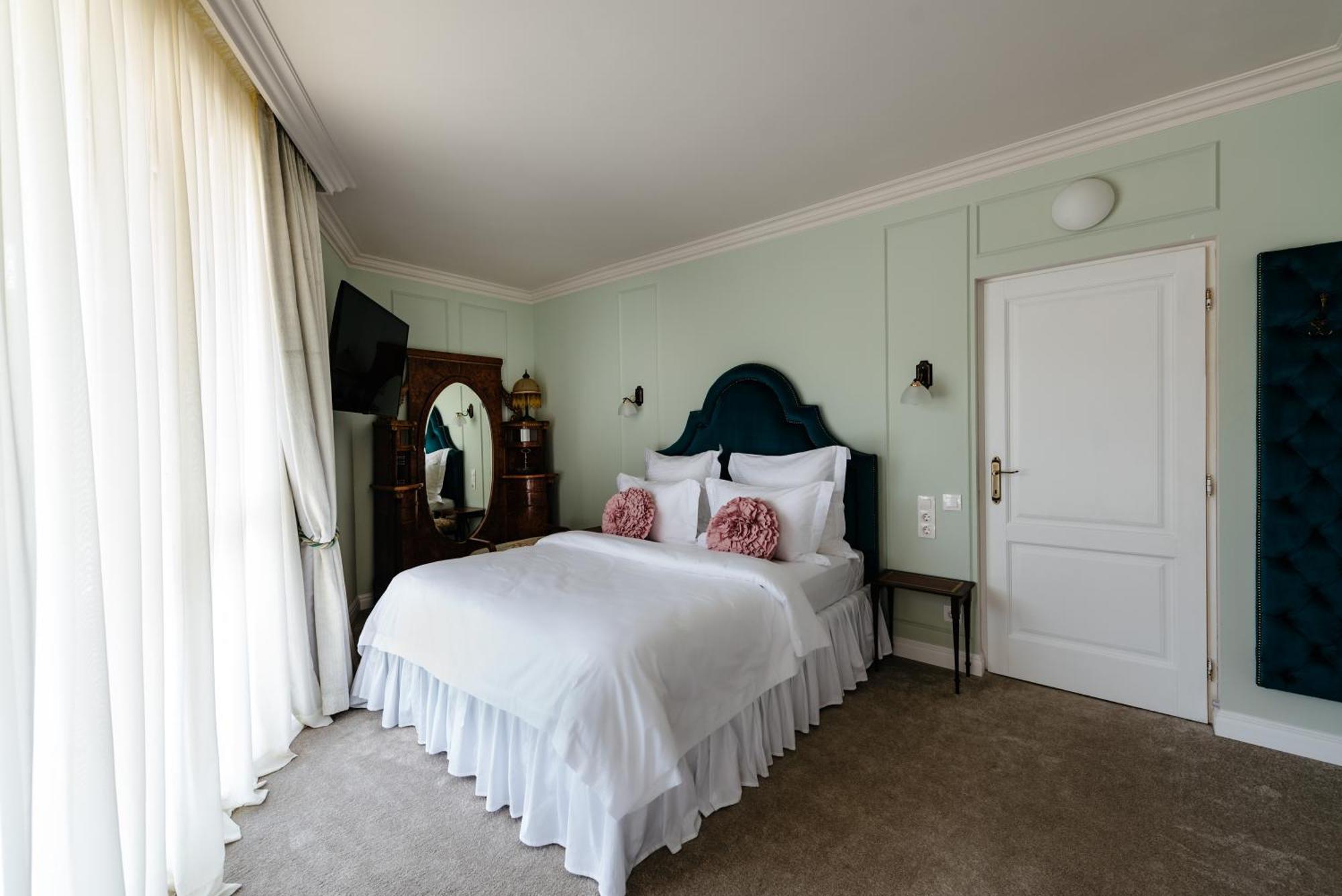 Ateneea Luxury Rooms คลูจ-นาโปกา ภายนอก รูปภาพ