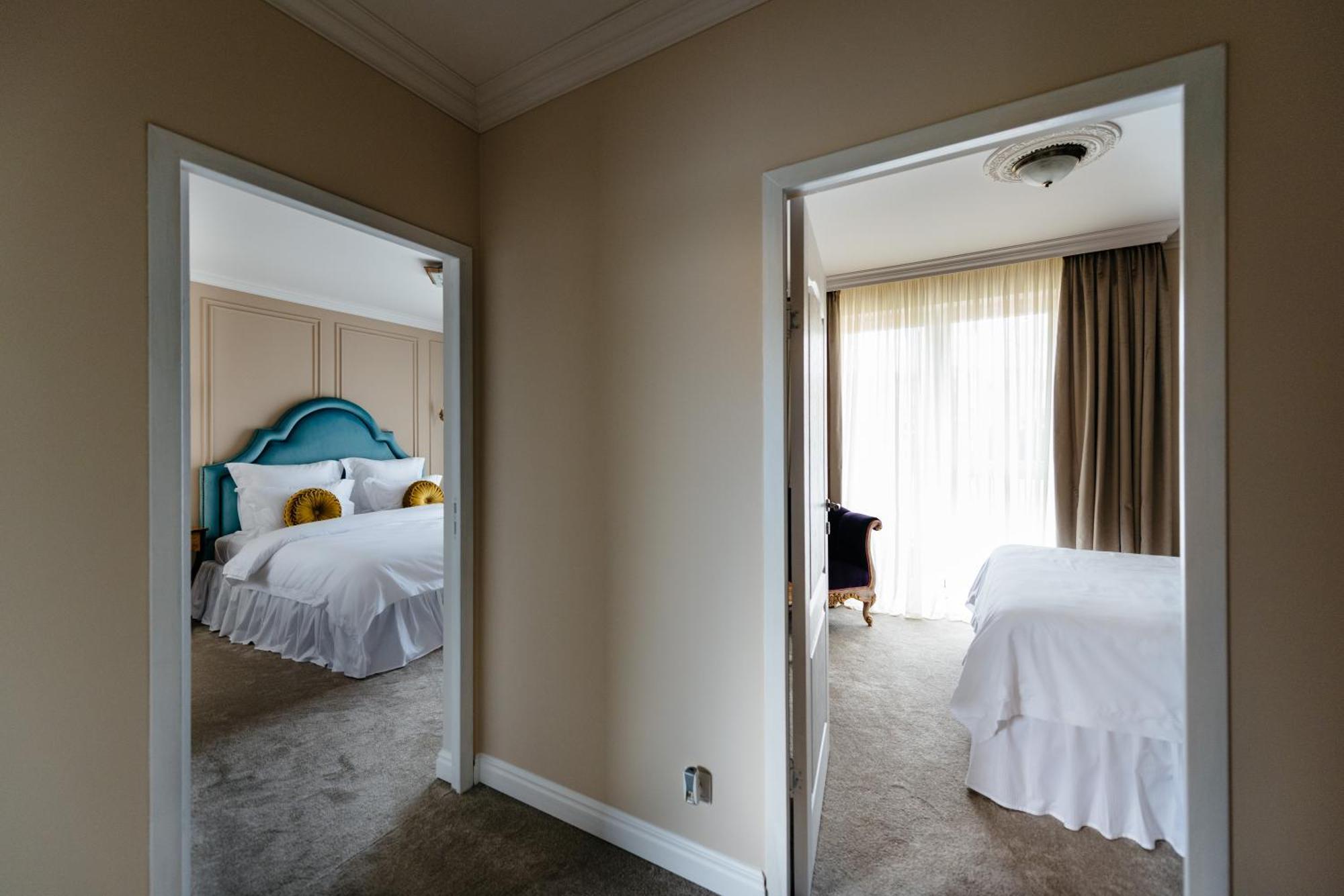 Ateneea Luxury Rooms คลูจ-นาโปกา ภายนอก รูปภาพ
