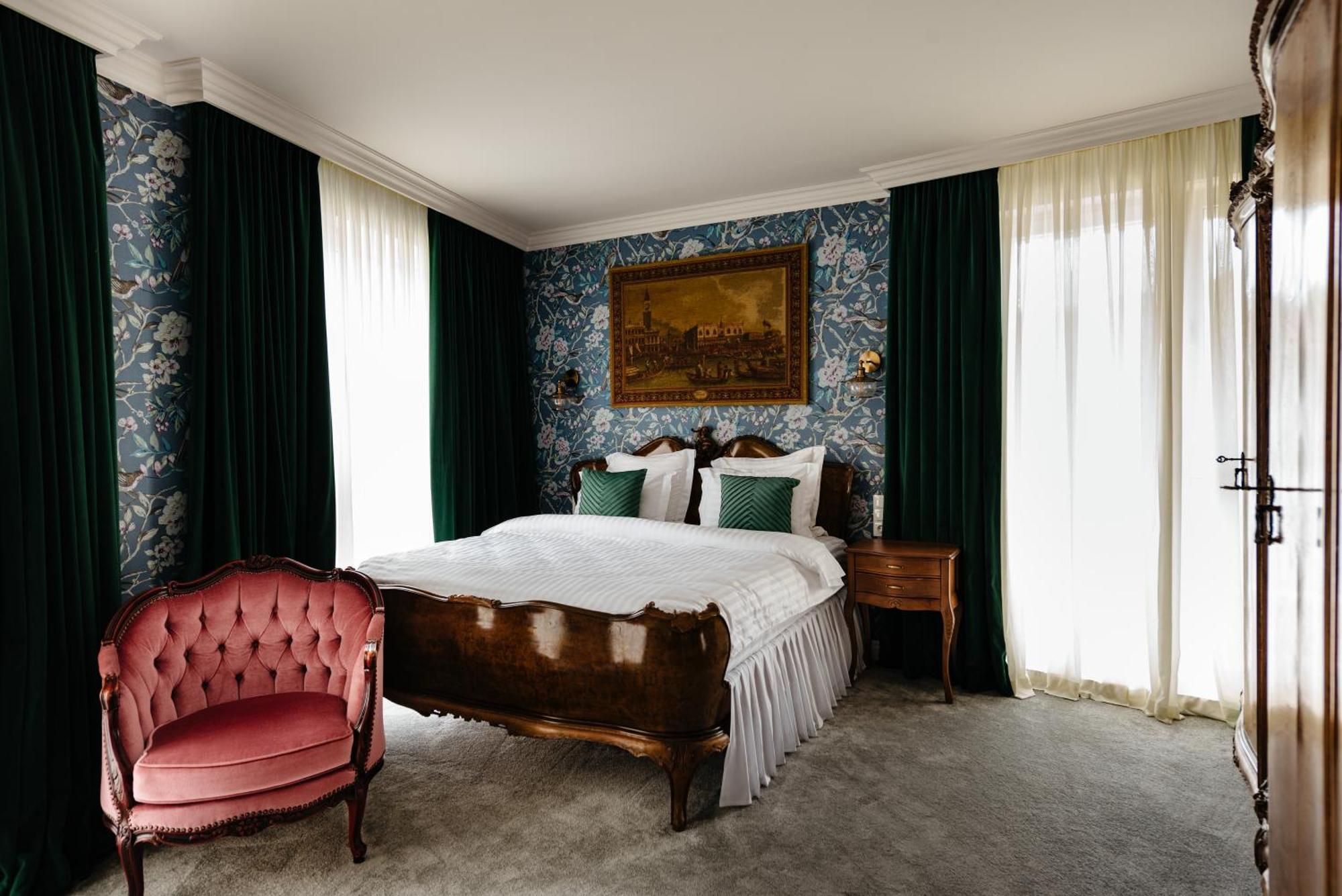 Ateneea Luxury Rooms คลูจ-นาโปกา ภายนอก รูปภาพ