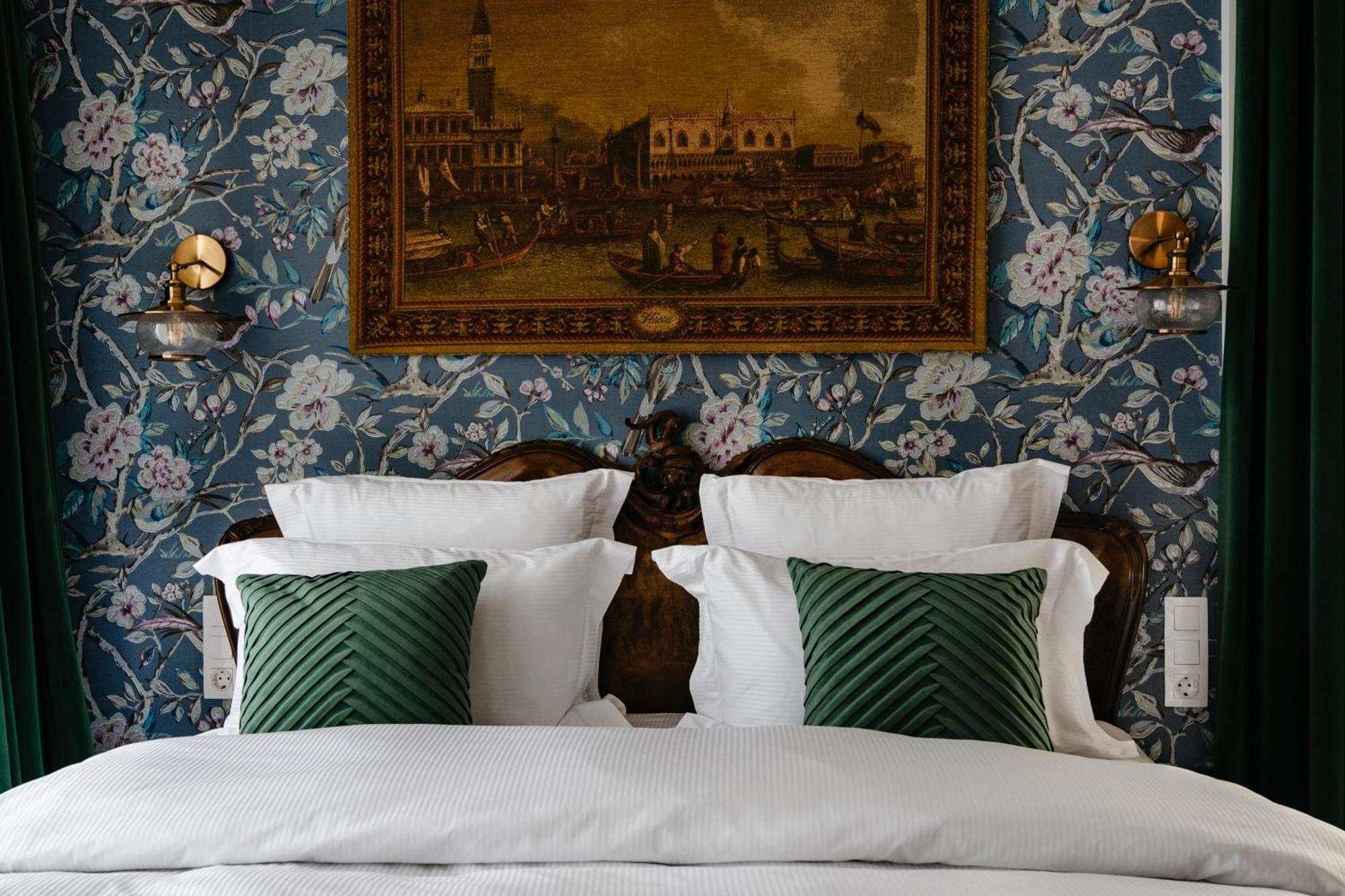 Ateneea Luxury Rooms คลูจ-นาโปกา ภายนอก รูปภาพ