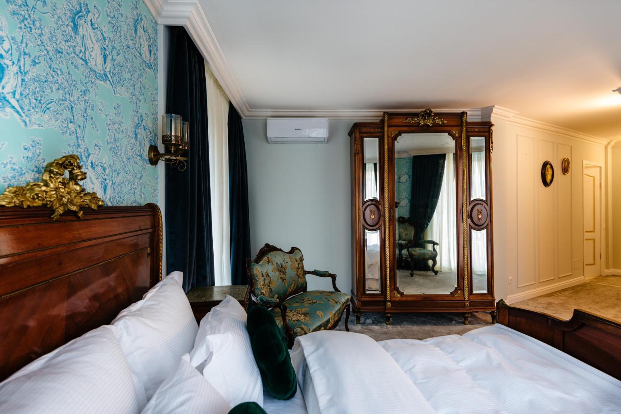 Ateneea Luxury Rooms คลูจ-นาโปกา ภายนอก รูปภาพ