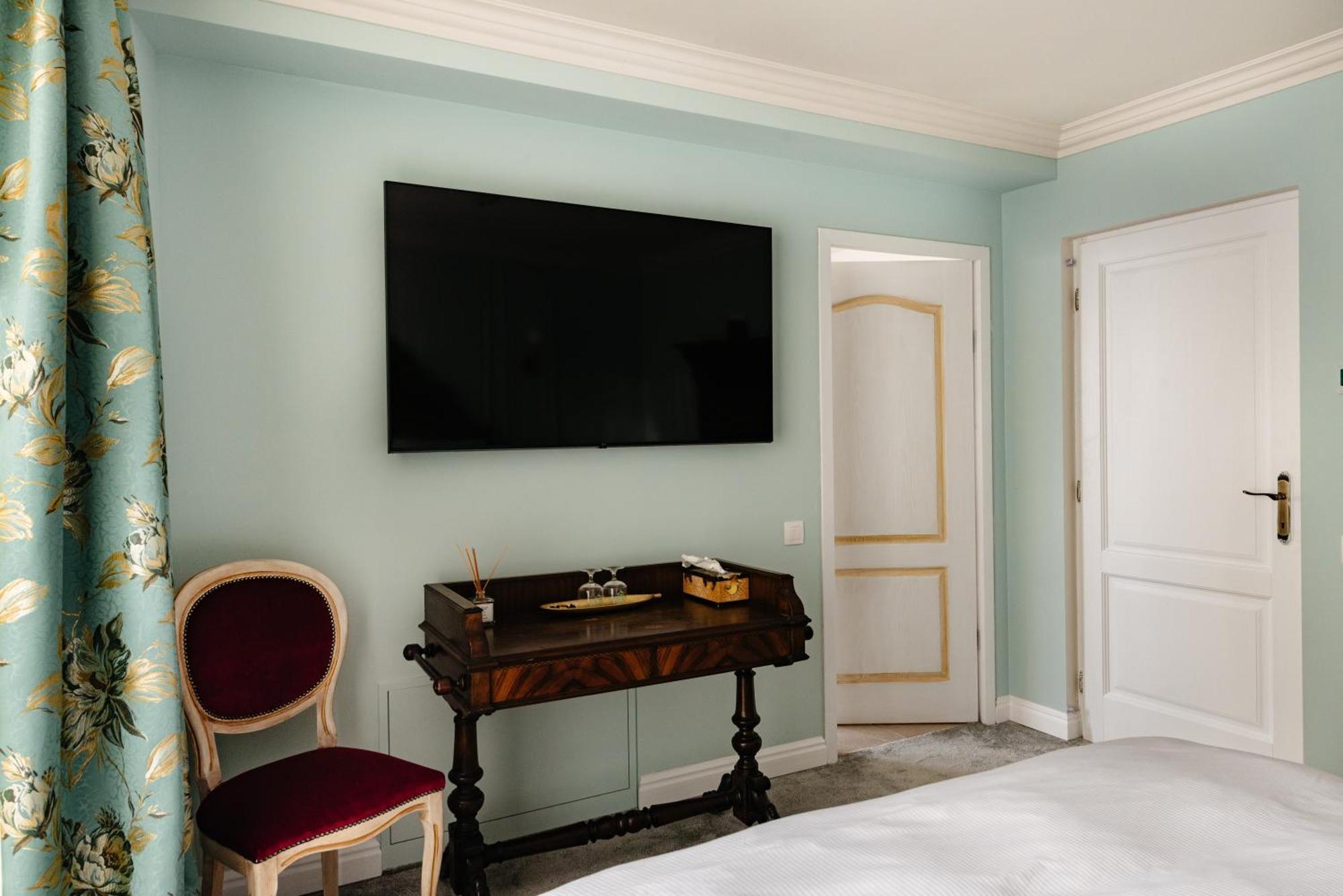 Ateneea Luxury Rooms คลูจ-นาโปกา ภายนอก รูปภาพ