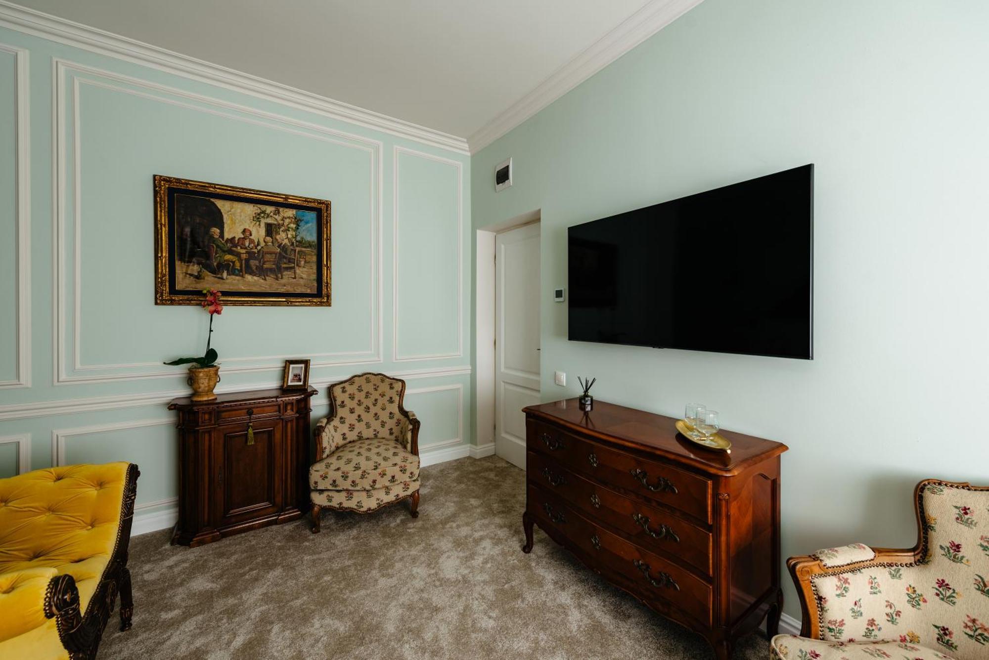 Ateneea Luxury Rooms คลูจ-นาโปกา ภายนอก รูปภาพ