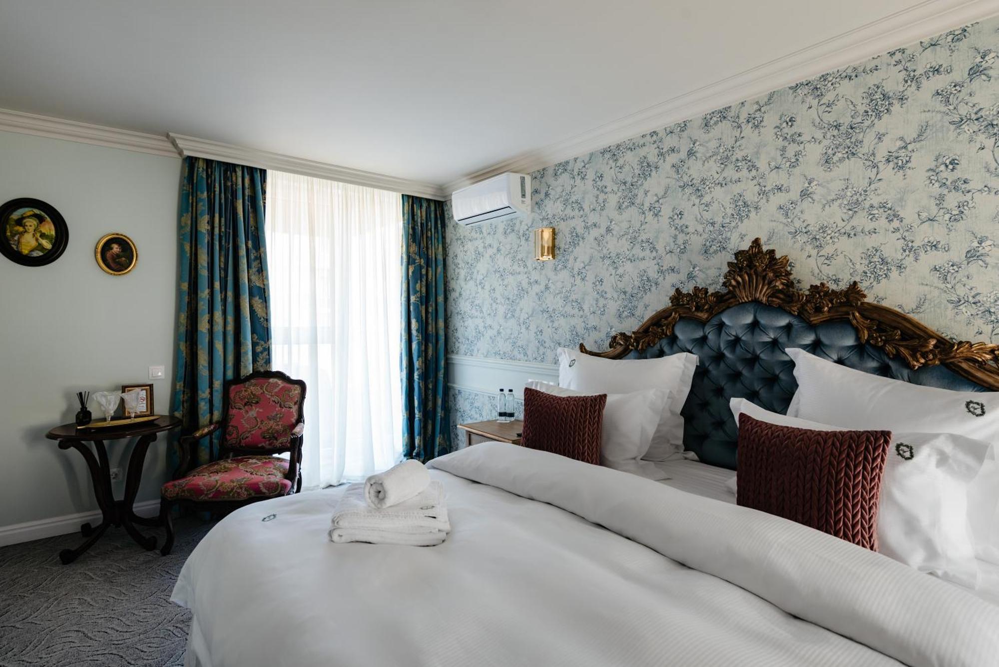 Ateneea Luxury Rooms คลูจ-นาโปกา ภายนอก รูปภาพ