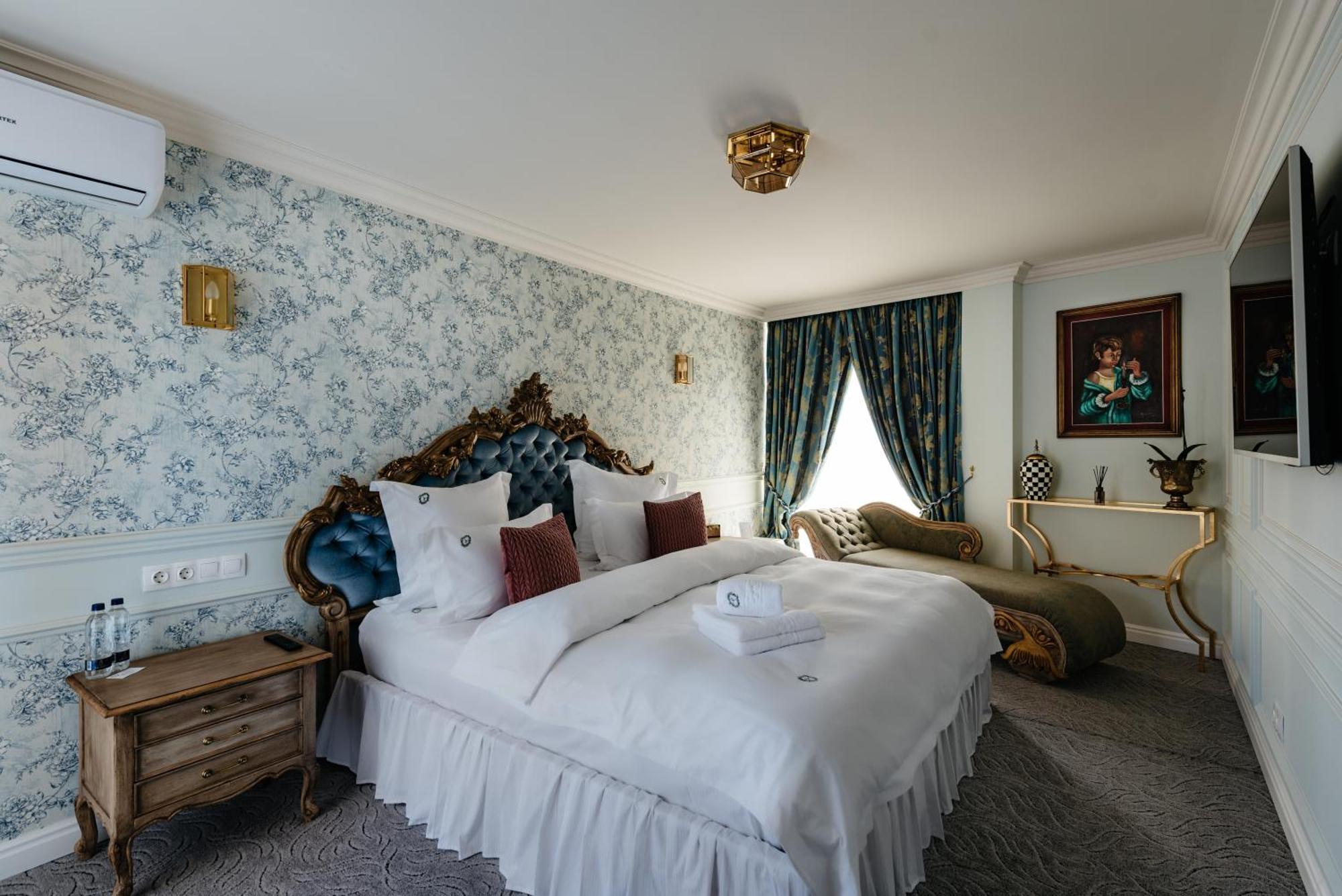 Ateneea Luxury Rooms คลูจ-นาโปกา ภายนอก รูปภาพ